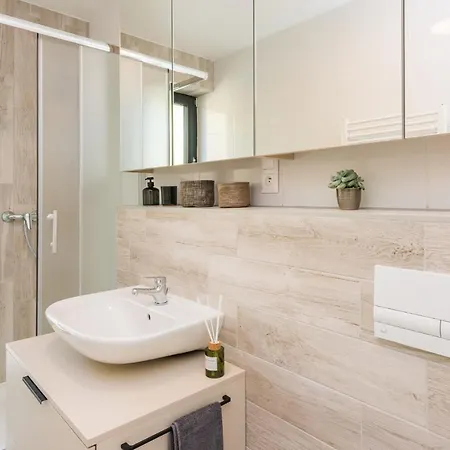 Apartman Emily C. 402 Besen * Bešeňová